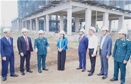 Đồng chí Phó Bí thư Thường trực Tỉnh ủy tỉnh Ninh Bình thăm và làm việc về tình hình thực hiện dự án Đầu tư xây dựng trường Đại học xây dựng Hà Nội - Phân hiệu Nam Cao tại khu Đại học Nam Cao, tỉnh Ninh Bình.